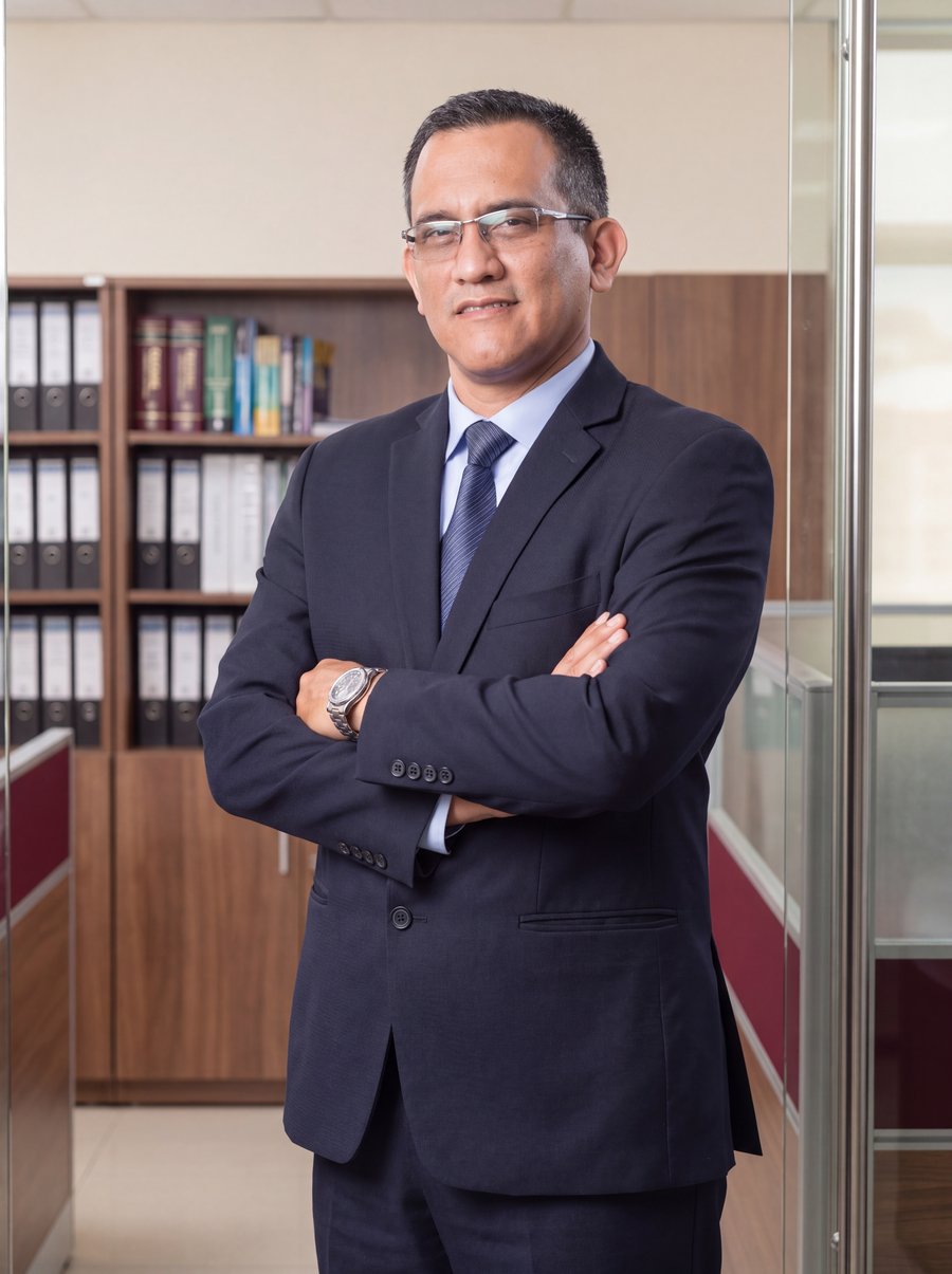 Percy Perez Rivera, socio principal